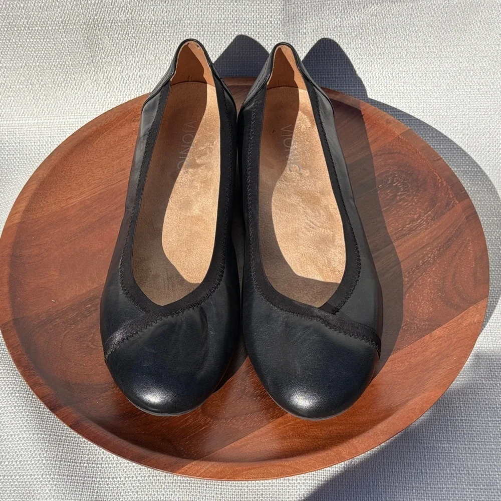 Vionic Women's Caroll Ballet Flats Classic Black Leather